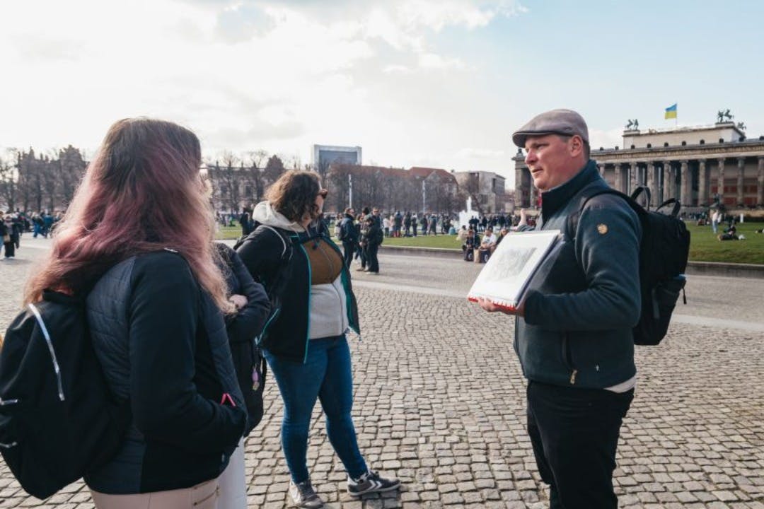 集会、抗議、抵抗の広場。