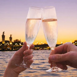 Seine River: Sunset Sightseeing Cruise + 1 Drink