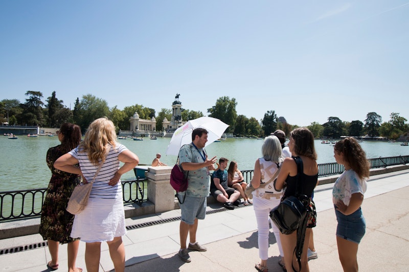 Retiro Park skip-the-line tickets and tour with an expert guide