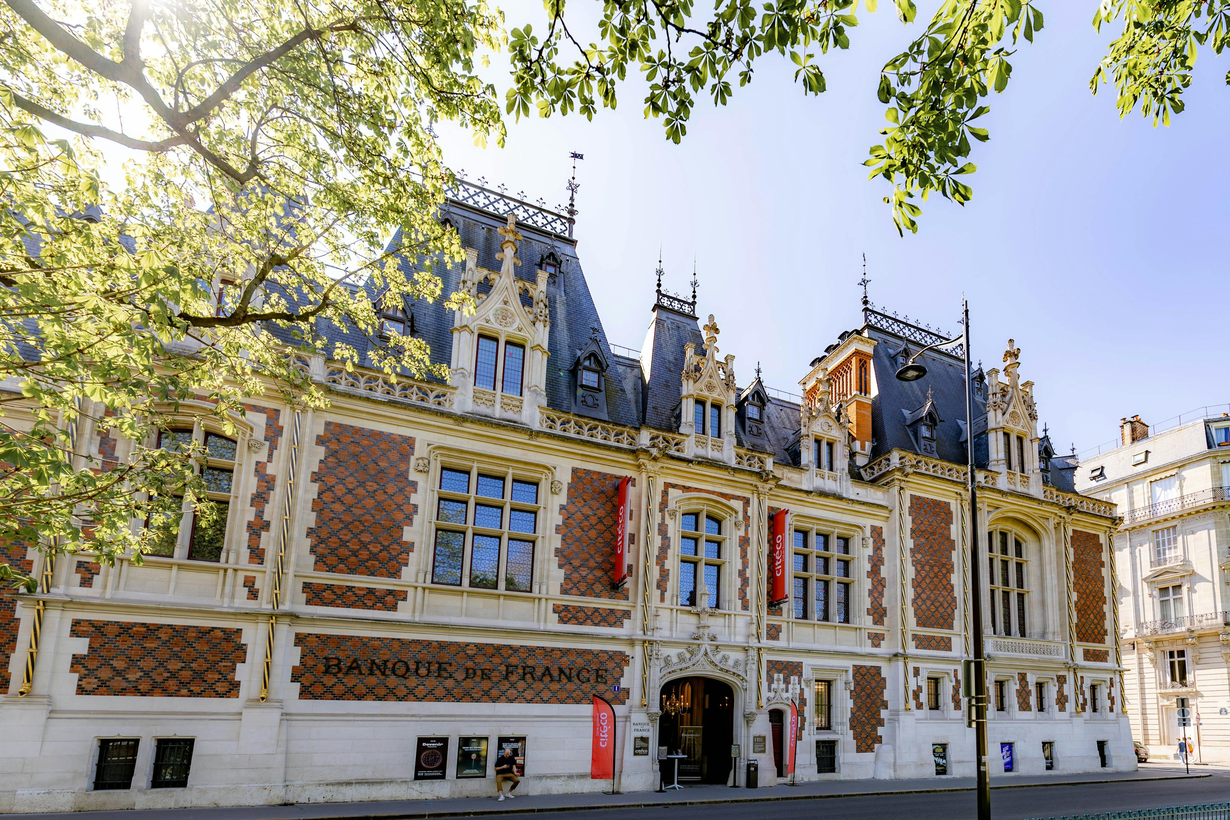 Facade of the City of the Economy