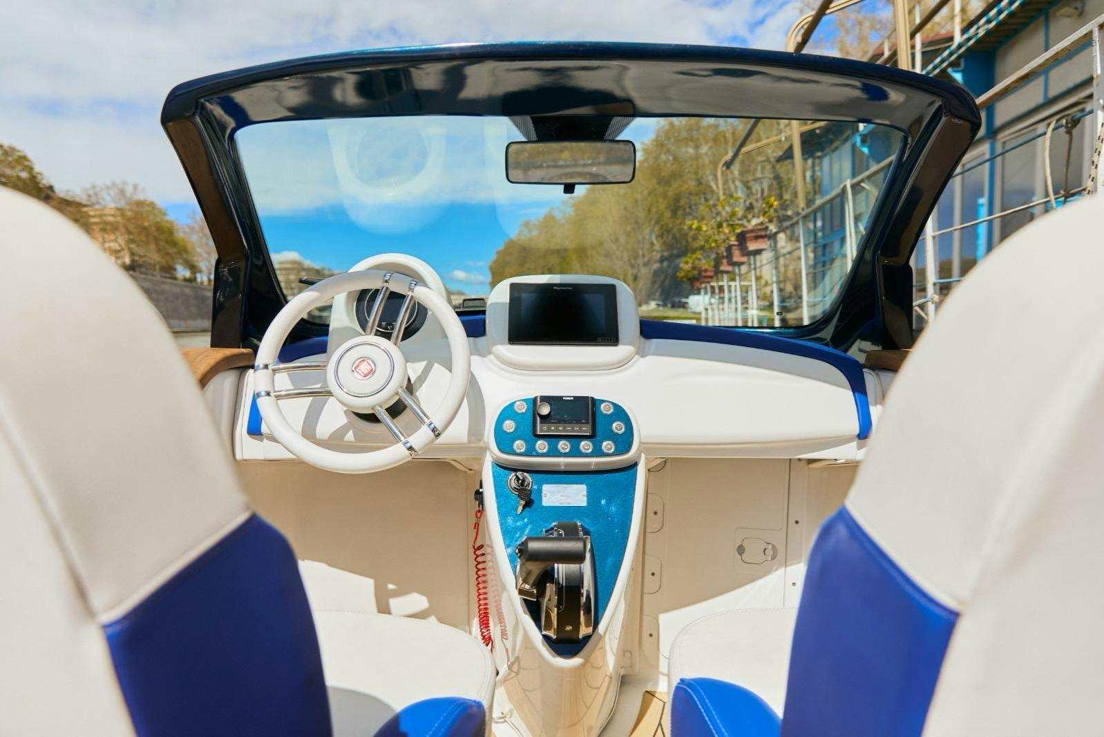 500 boat interior