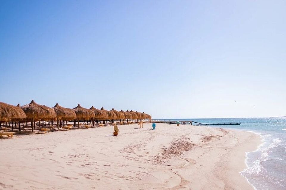 Hula Hula Island Snorkeling Sea Trip Full Day & Lunch - Hurghada