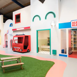 ett grannskap i barnstorlek med en mängd olika butiker