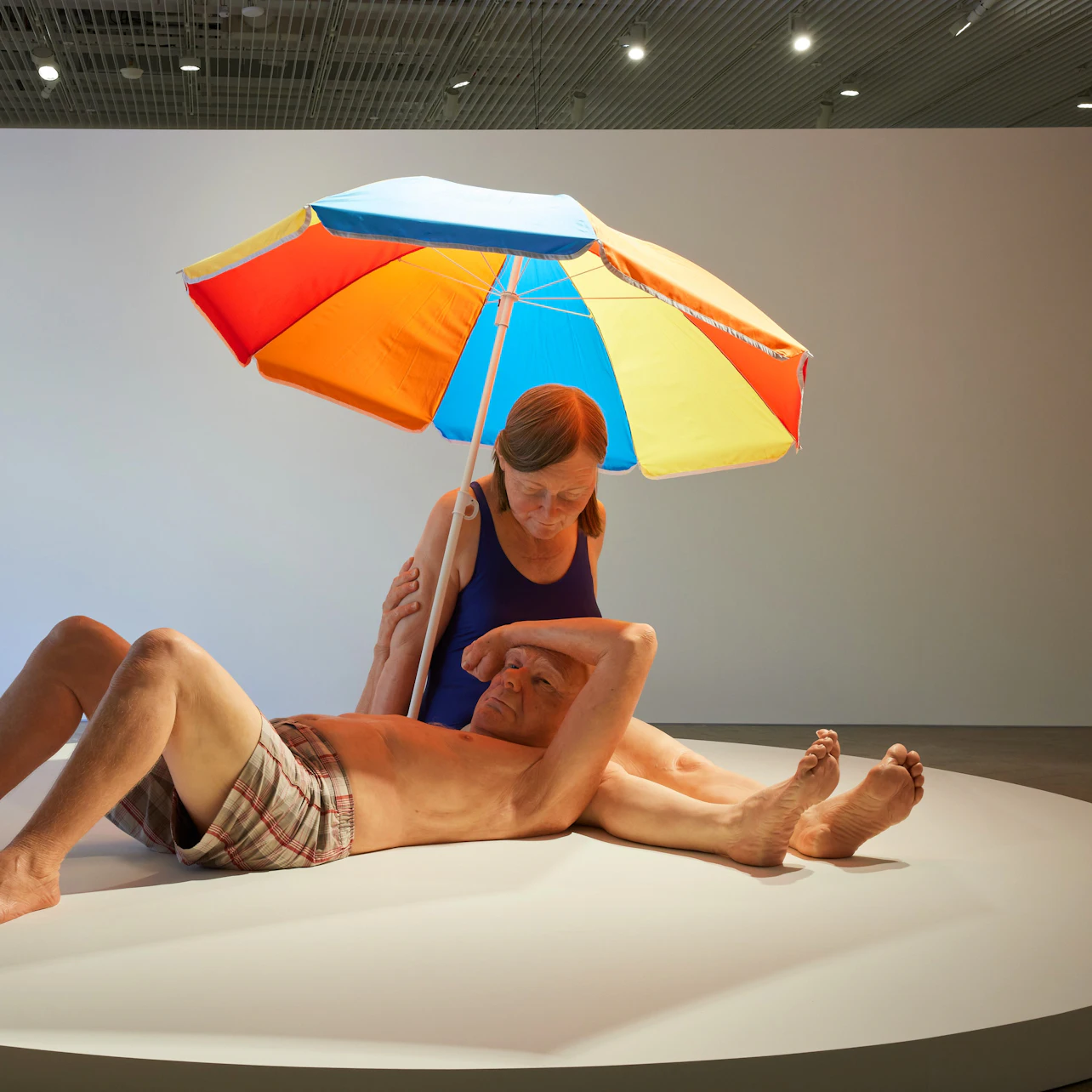 Art Gallery of New South Wales: Ron Mueck - Encounter in Sydney β Tiqets