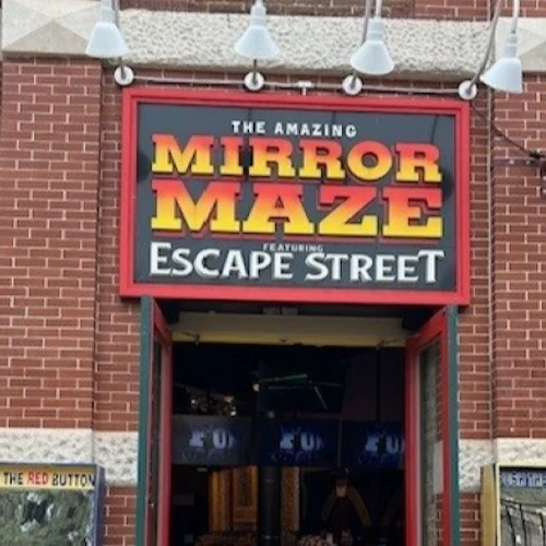 The Amazing Mirror Maze: Escape Experience