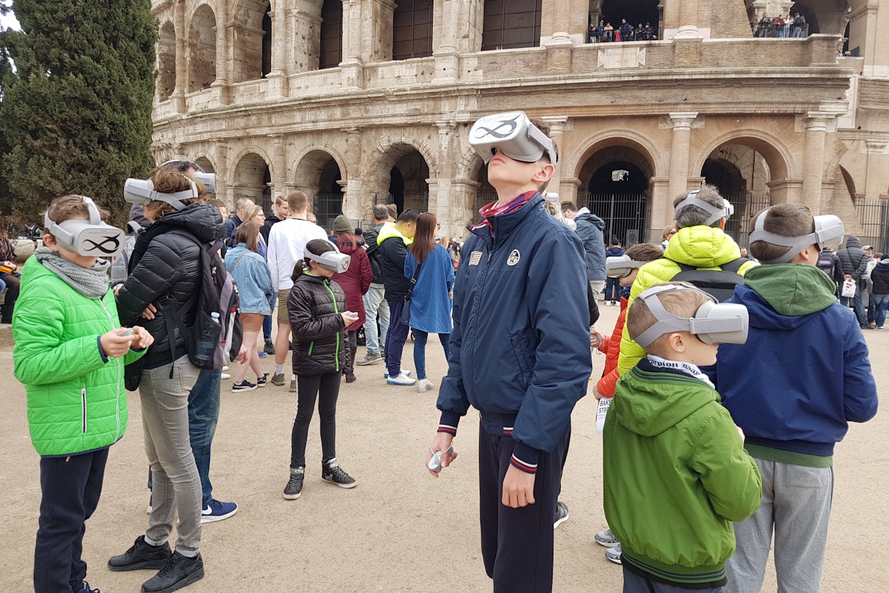 Colosseum: Virtual Reality Experience Outside - Accommodations in Rome