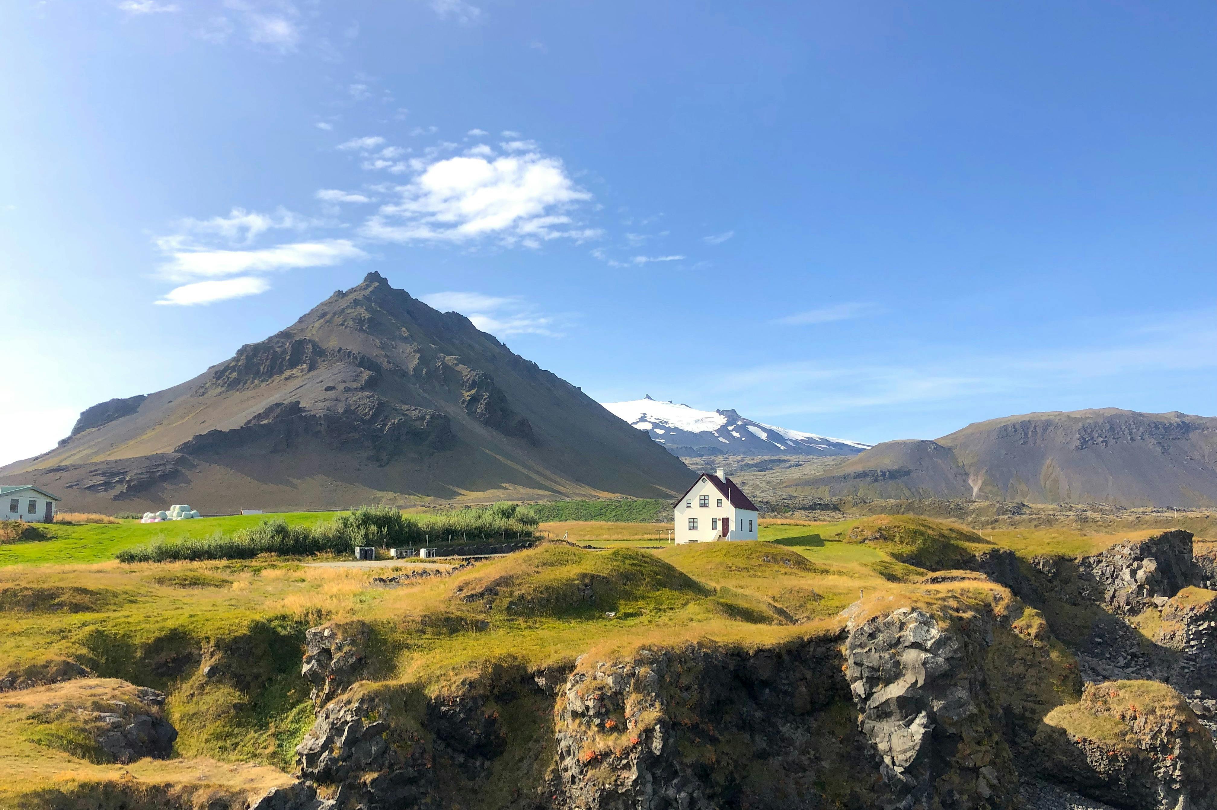 アルナルスタピ氷河とスナイフェルスヨークトル氷河