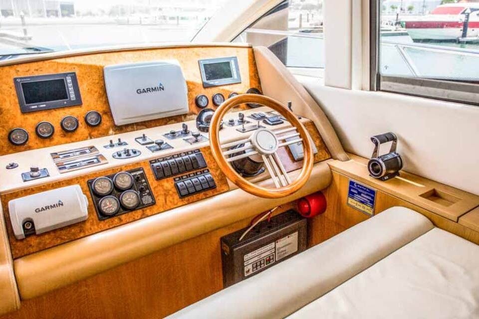 56英尺迪拜豪华游艇 - 拉古娜