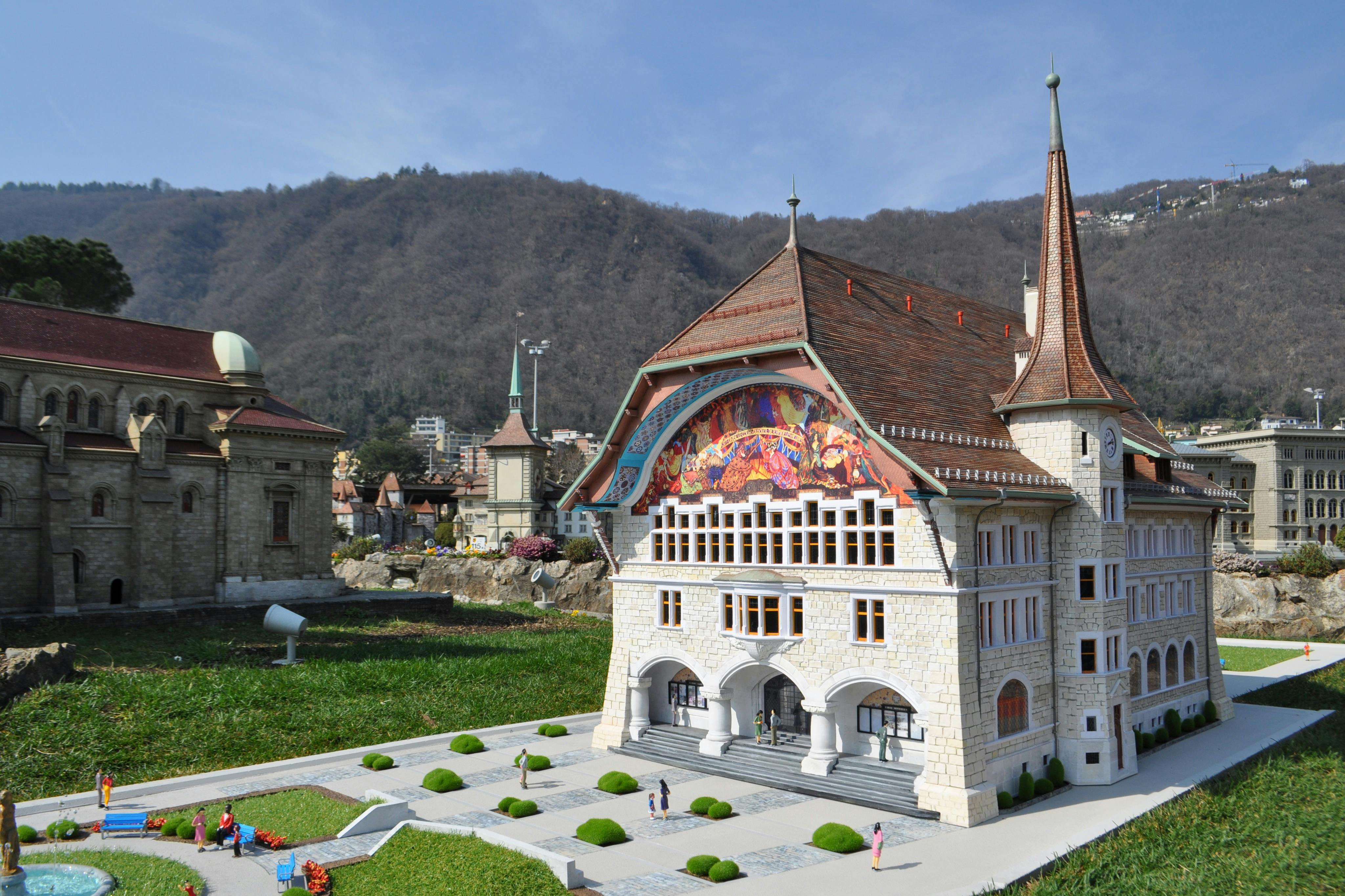 LeLocle Town Hall to scale 1:25