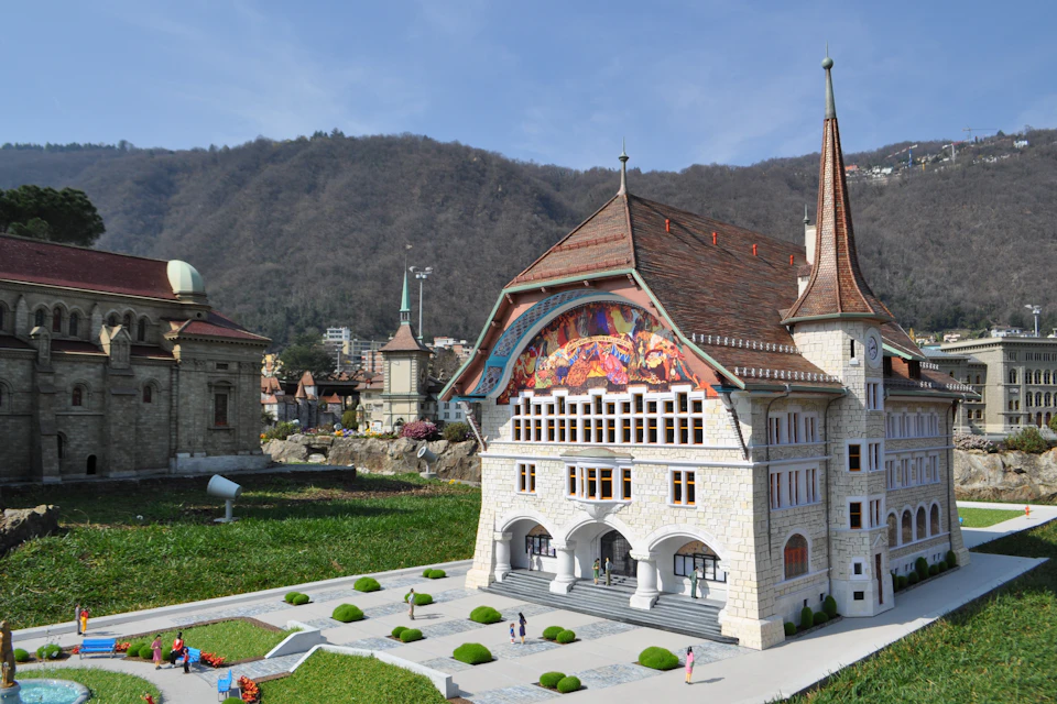 LeLocle Town Hall to scale 1:25