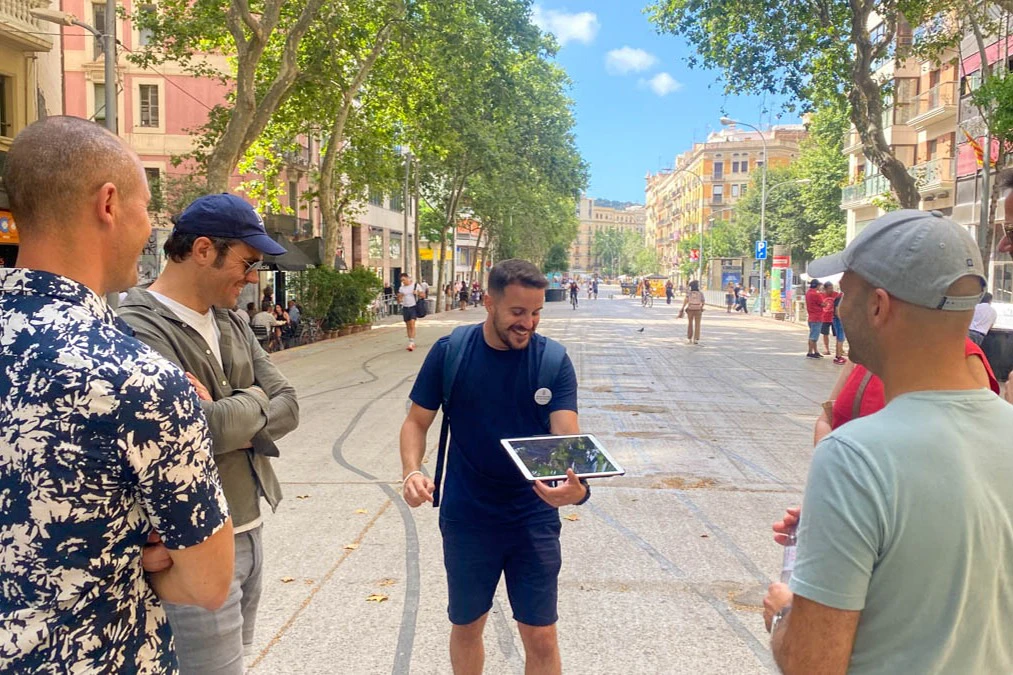 Barcelona: Private Tapas Tasting Tour in French