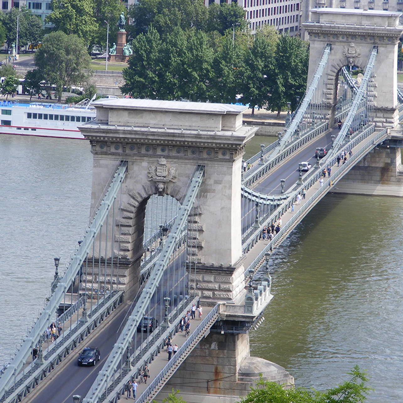 Budapest: Castle District & Hungarian Parliament Guided Tour + Transport in Budapest – Tiqets