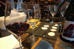 Degustação de vinhos e queijos