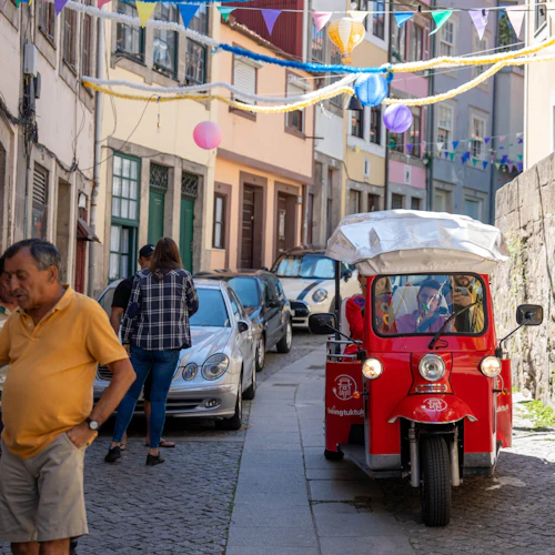 Porto: Passeio guiado de Tuk Tuk pela cidade - Photo 5