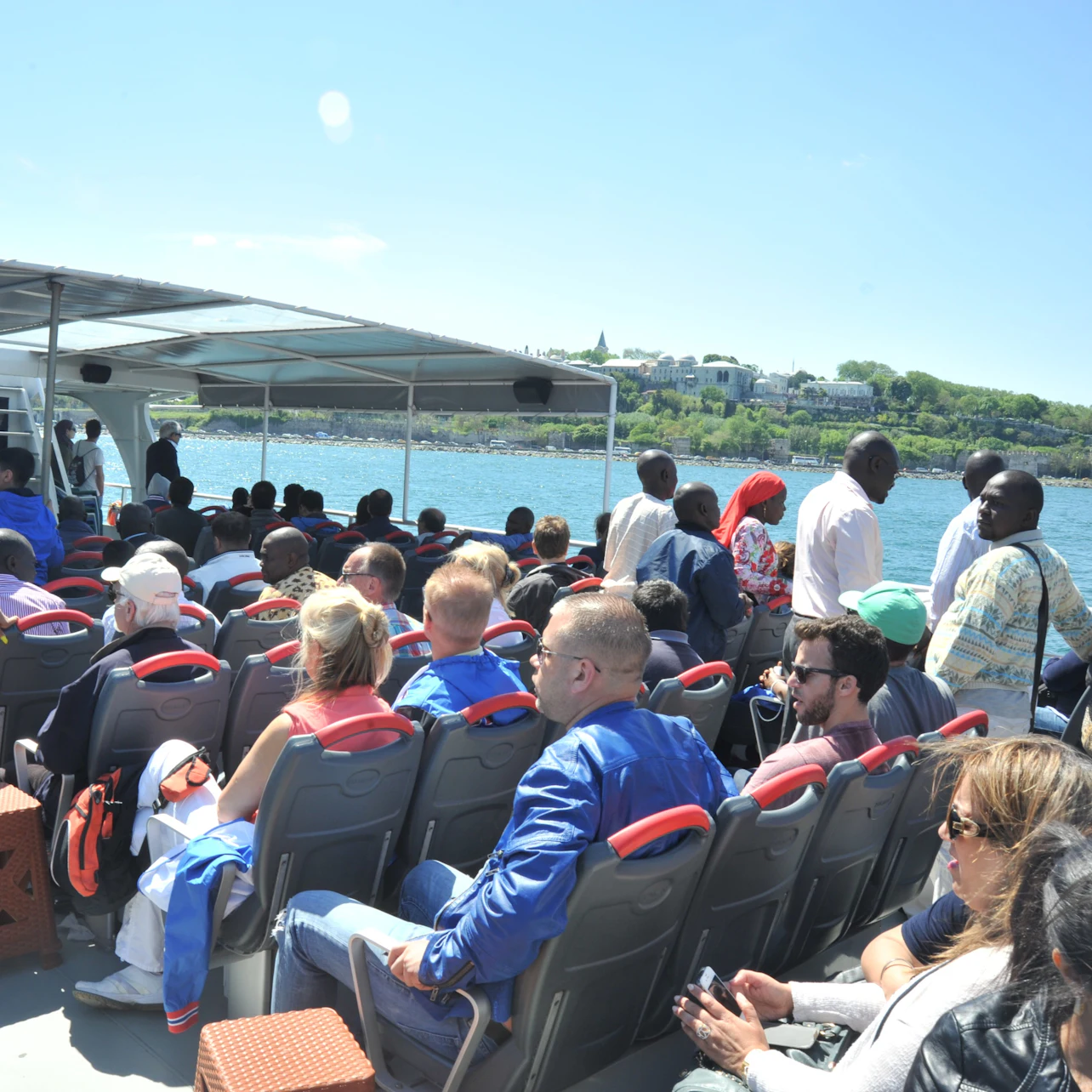 Istanbul: Bosphorus & Golden Horn Cruise + Audio Guide in Istanbul β Tiqets