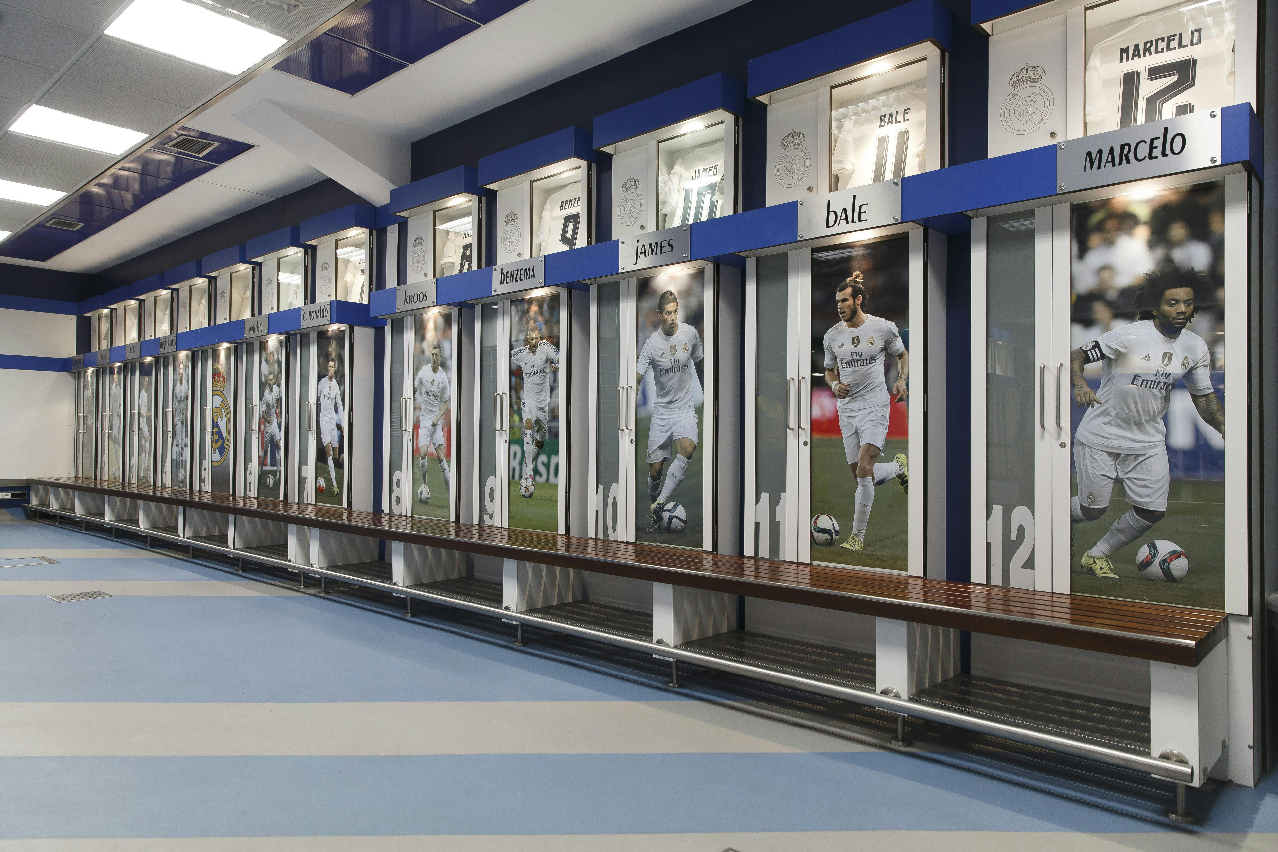 レアル マドリード博物館とガイド付きベルナベウツアー Tiqets