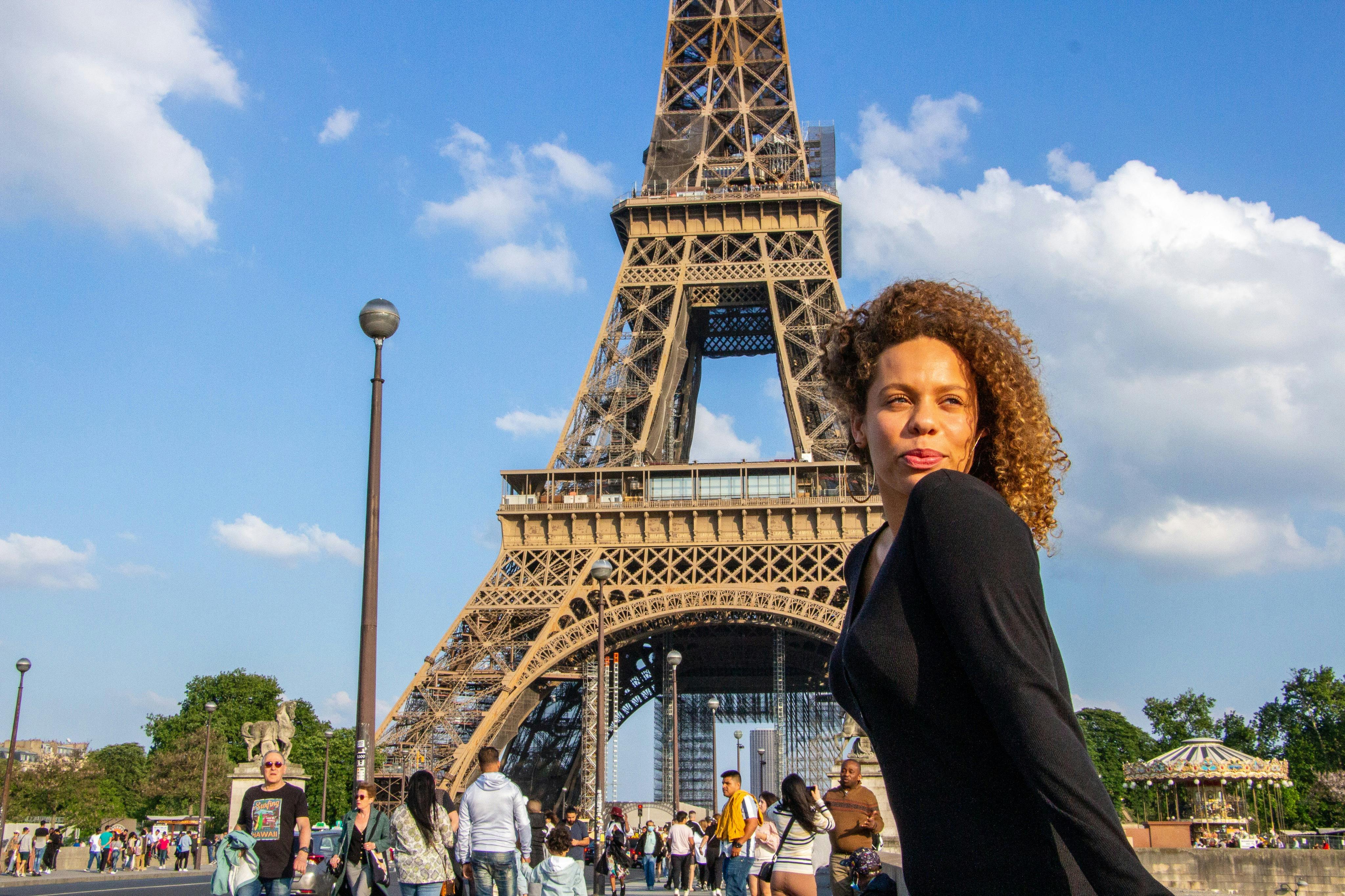 Honeymoon Romance Captured In A Playful Paris Photoshoot | TripShooter
