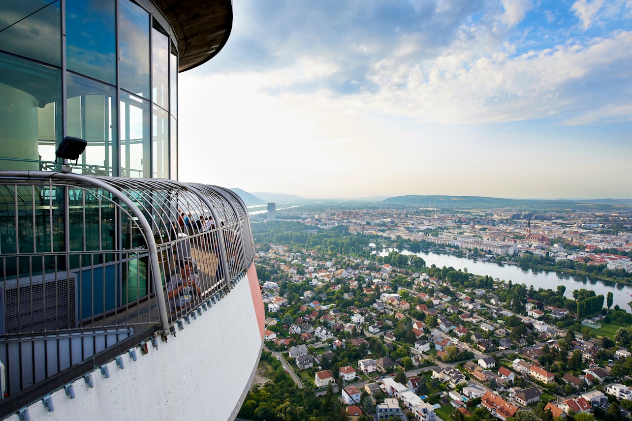 Torre do Danúbio: sem filas - Acomodações em Viena