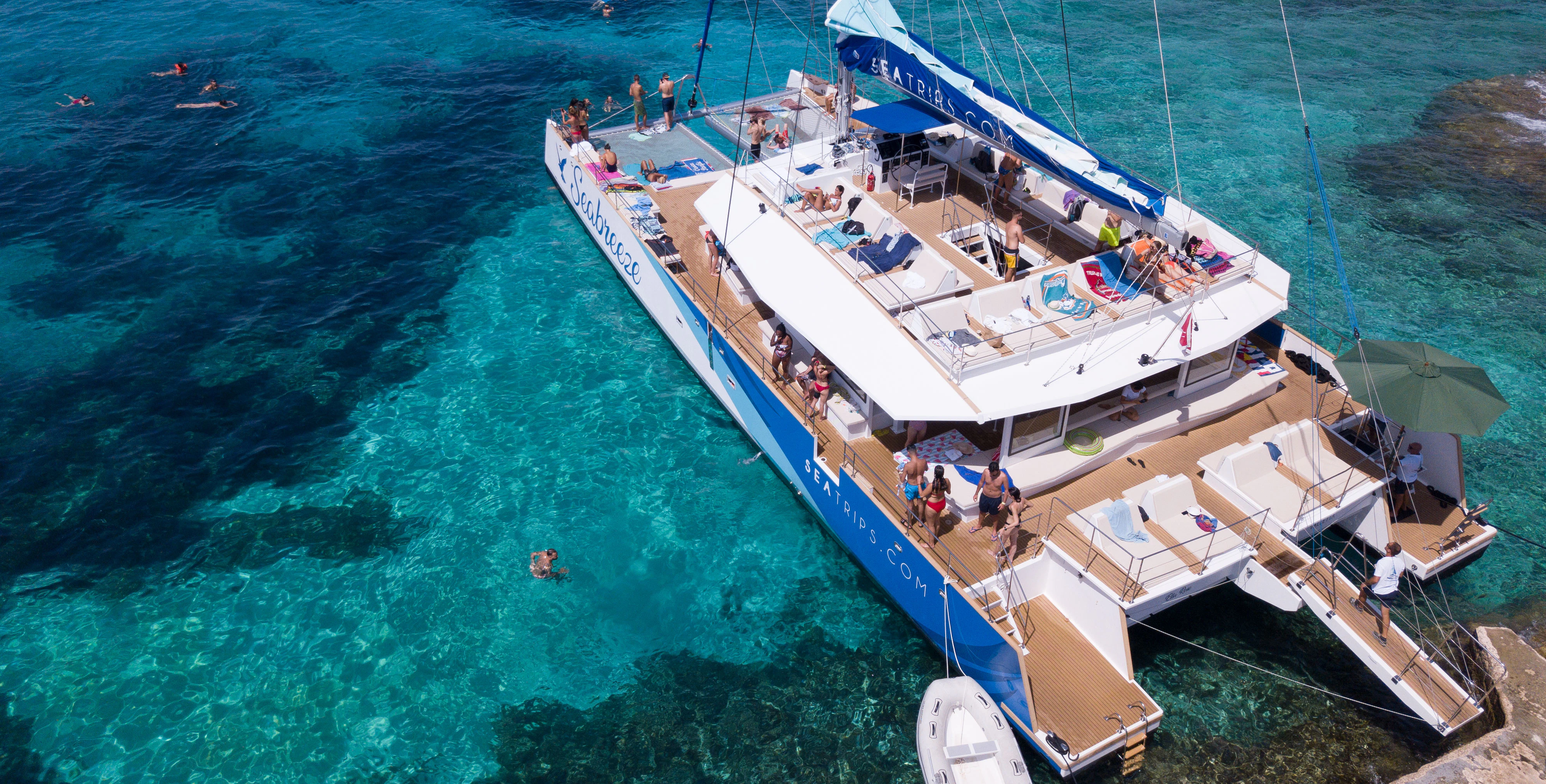 Comino: Passeio de um dia pela Lagoa Azul e navegação de catamarã
