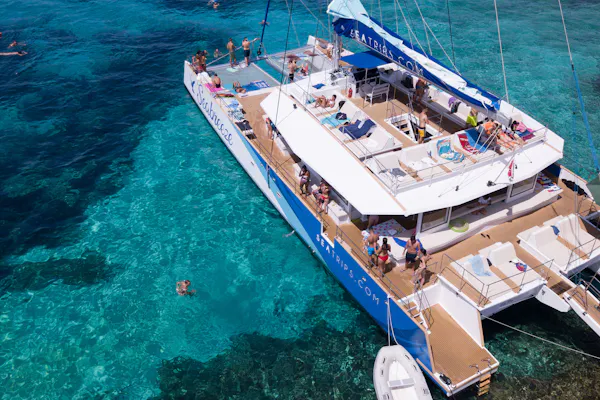 Comino : Excursion à la journée dans la Lagune Bleue et navigation en catamaran