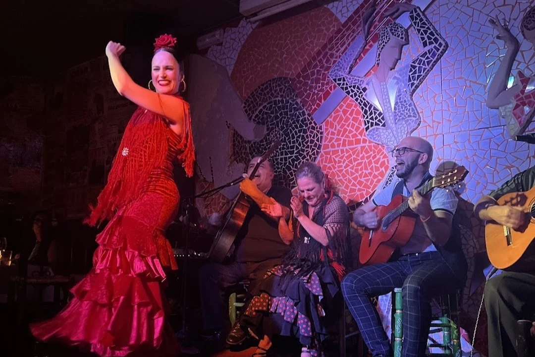 El Toro y la Luna Tablao Flamenco Show with Dinner and Drink