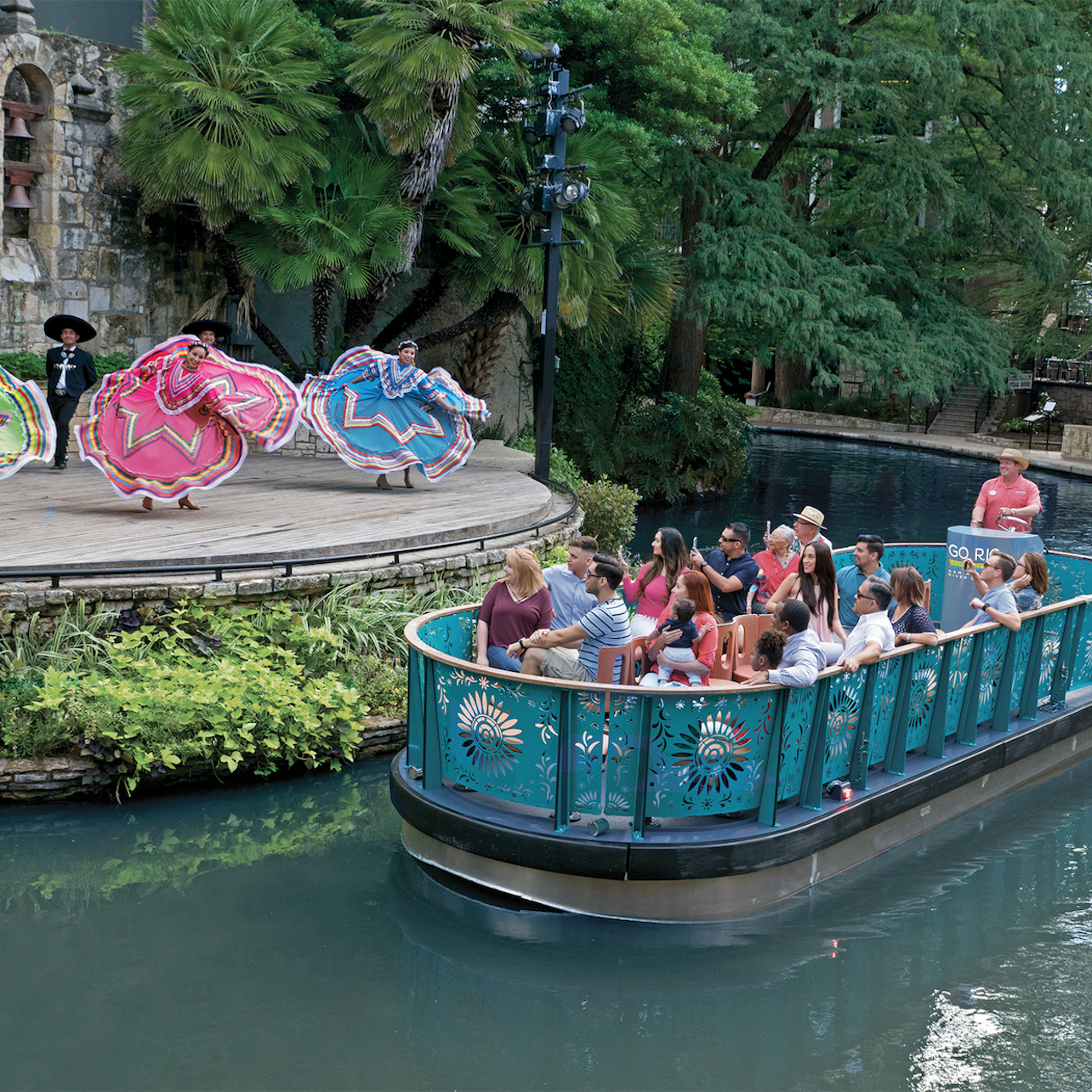 Hop-on Hop-off Bus San Antonio 48H + Boat Cruise or Tower of the Americas Entry - Accommodations in San Antonio