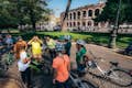 Grupo en bicicleta en Verona con guía