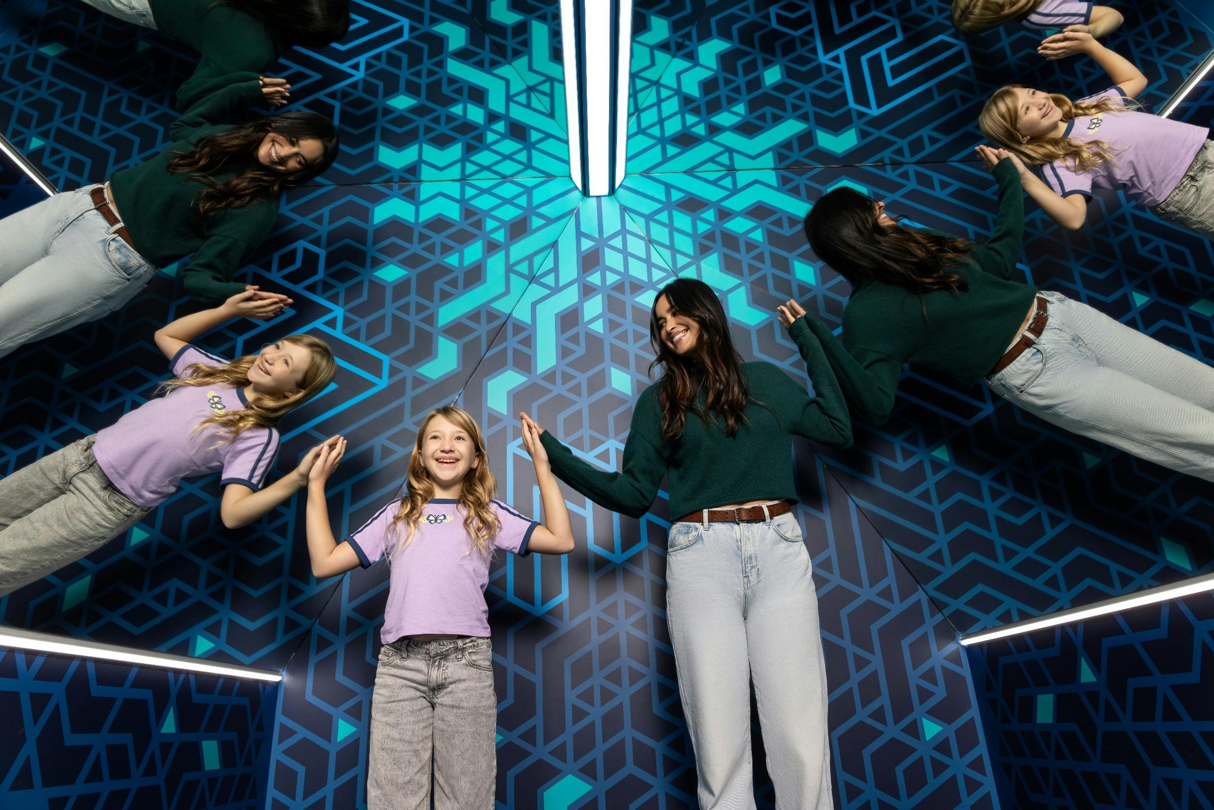 <City 81810> things to do #7: Museum of Illusions Santa Monica