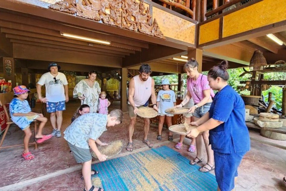 Δοκιμάστε το κασσίτερο και συνδεθείτε με την πλούσια ιστορία εξόρυξης κασσίτερου του Πουκέτ.