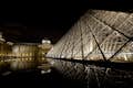 Louvre om aftenen