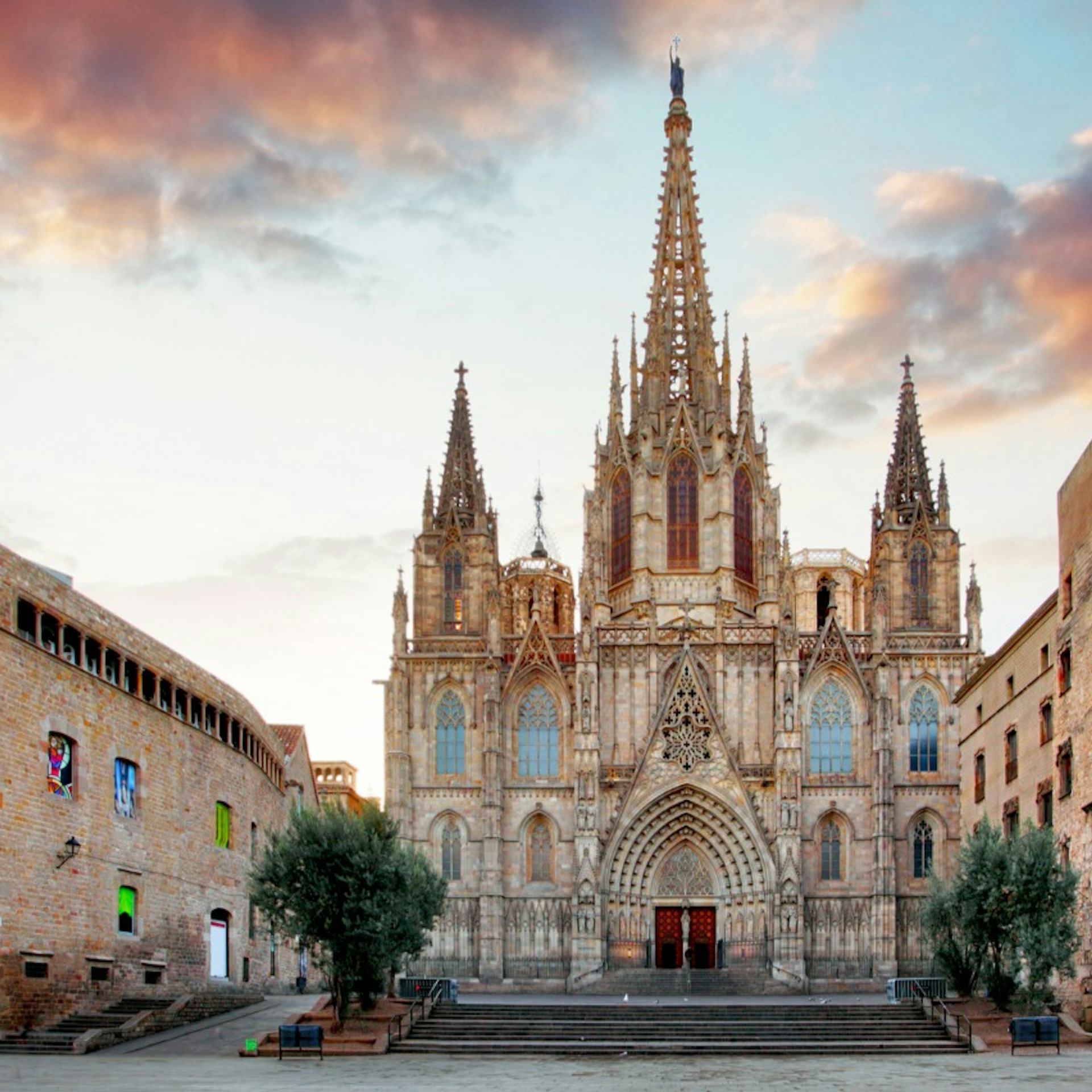 Catedral de Barcelona: Tiquet sense cues + Tour guiat al matí + Esmorzar