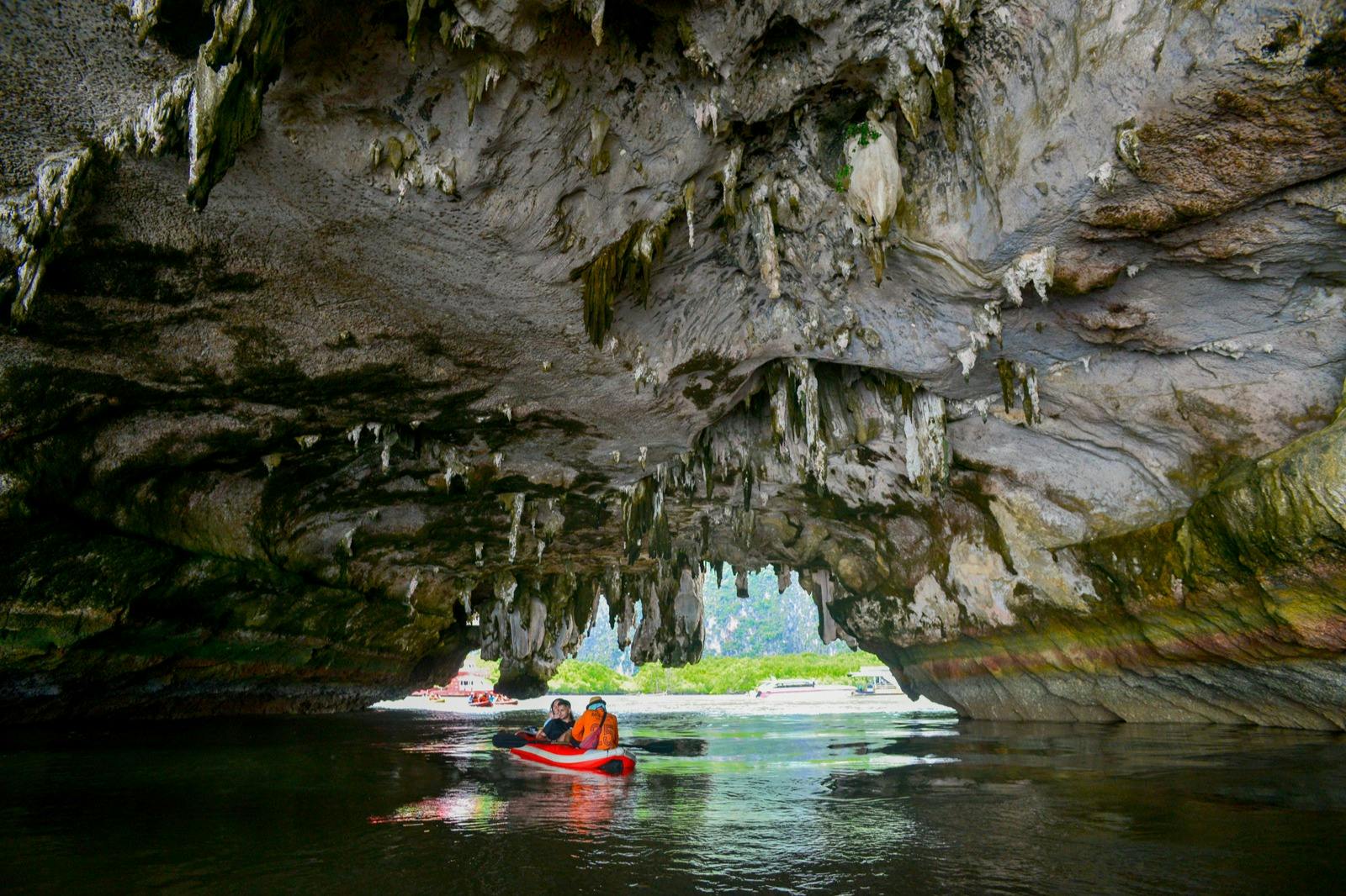 ジェームズ・ボンド島＆パンガー湾：プーケット発ロングテイルボートツアー＋送迎