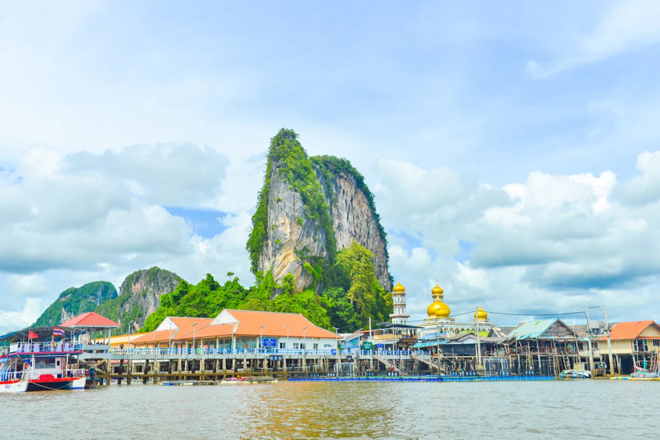 James Bond Island & Phang Nga Bay: Longtail Boat Tour from Phuket + Transfers
