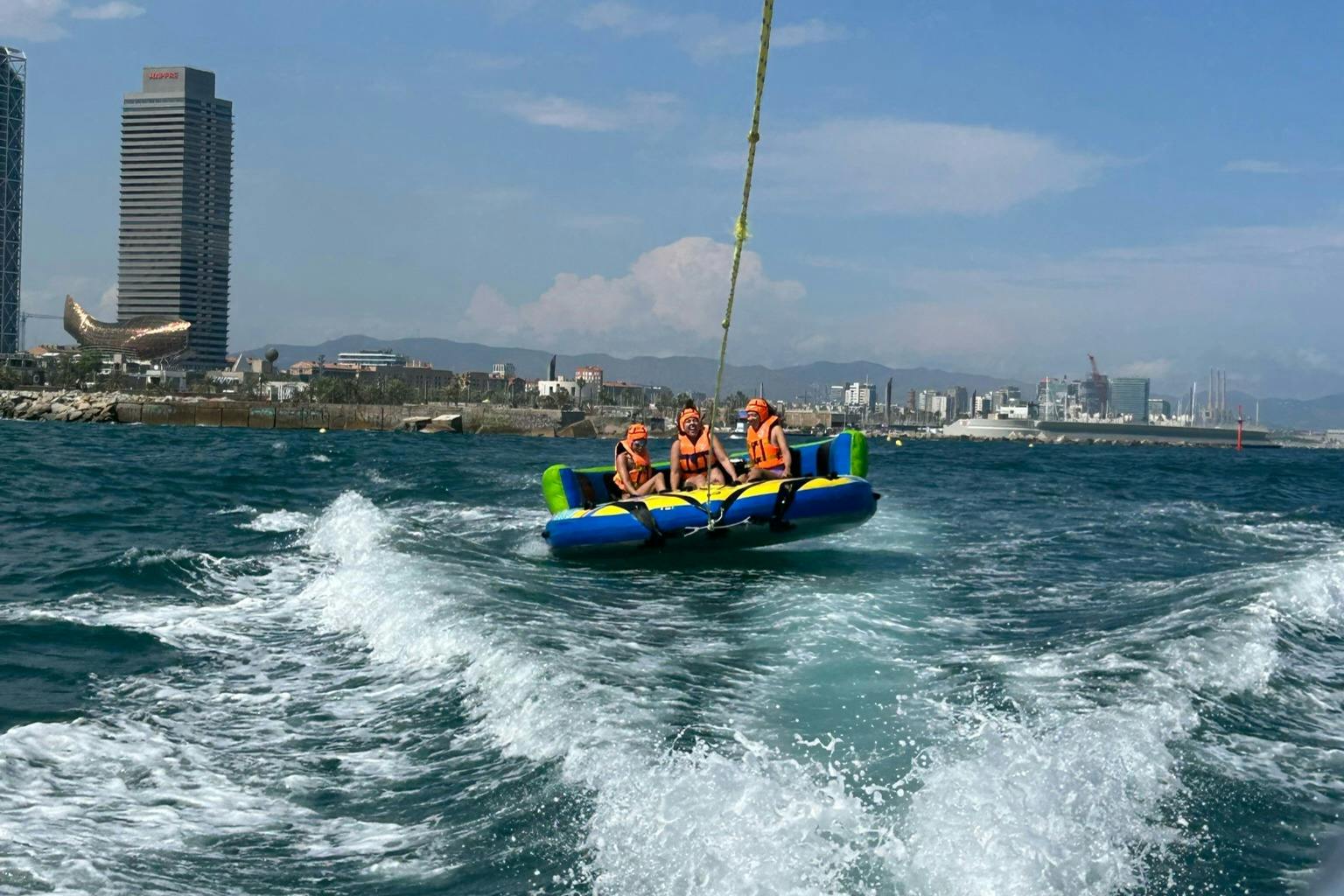 Personnes sur un canapé fou watertube