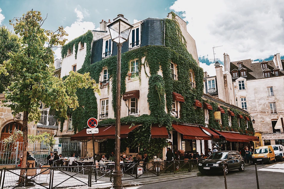 Guided tour of Marais district and Jewish quarter of Paris by Babylon Tours