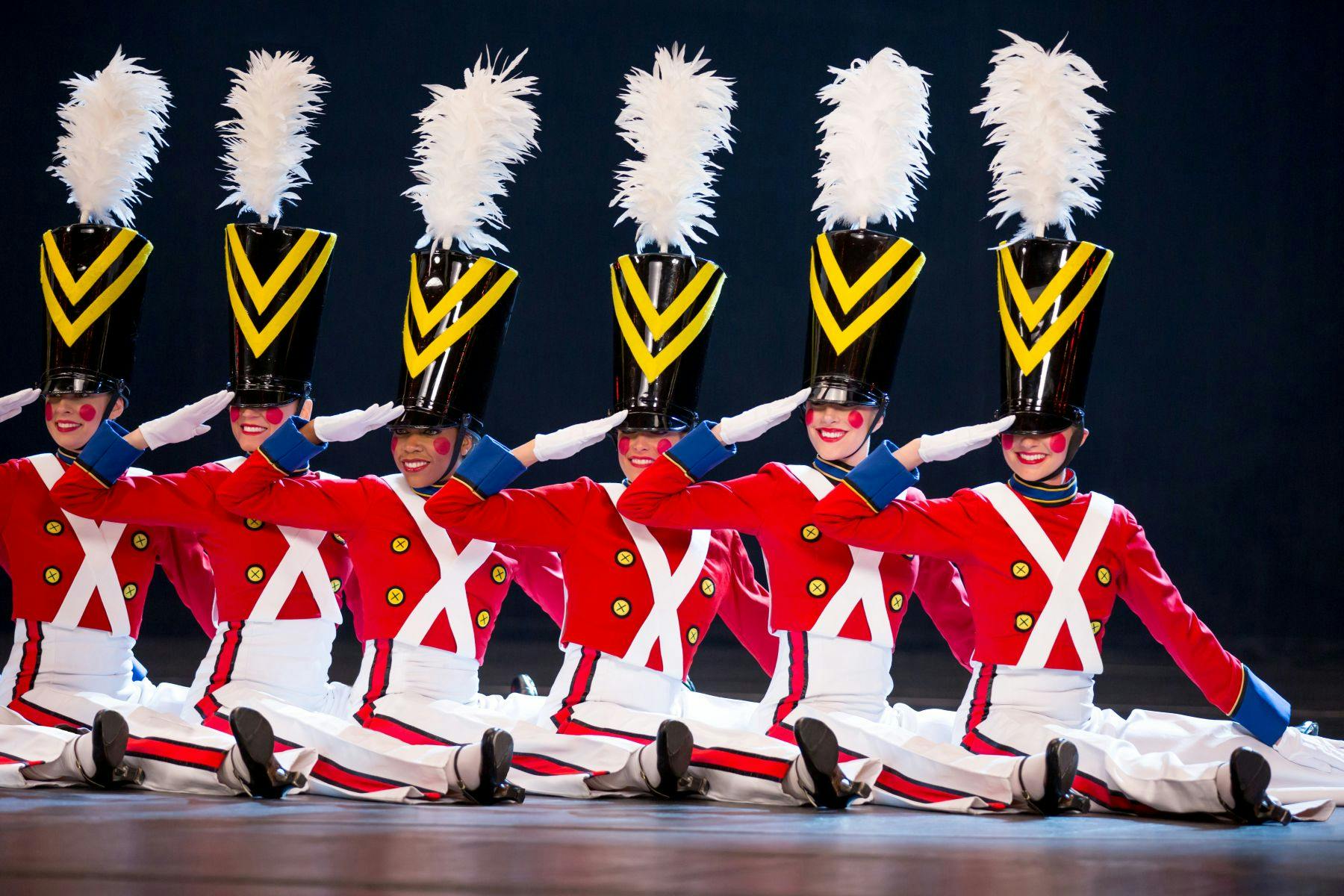 New York City: Christmas Spectacular Starring the Radio City Rockettes® - Photo 22