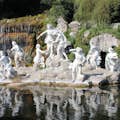 Springbrunnenskulpturen in den Gärten