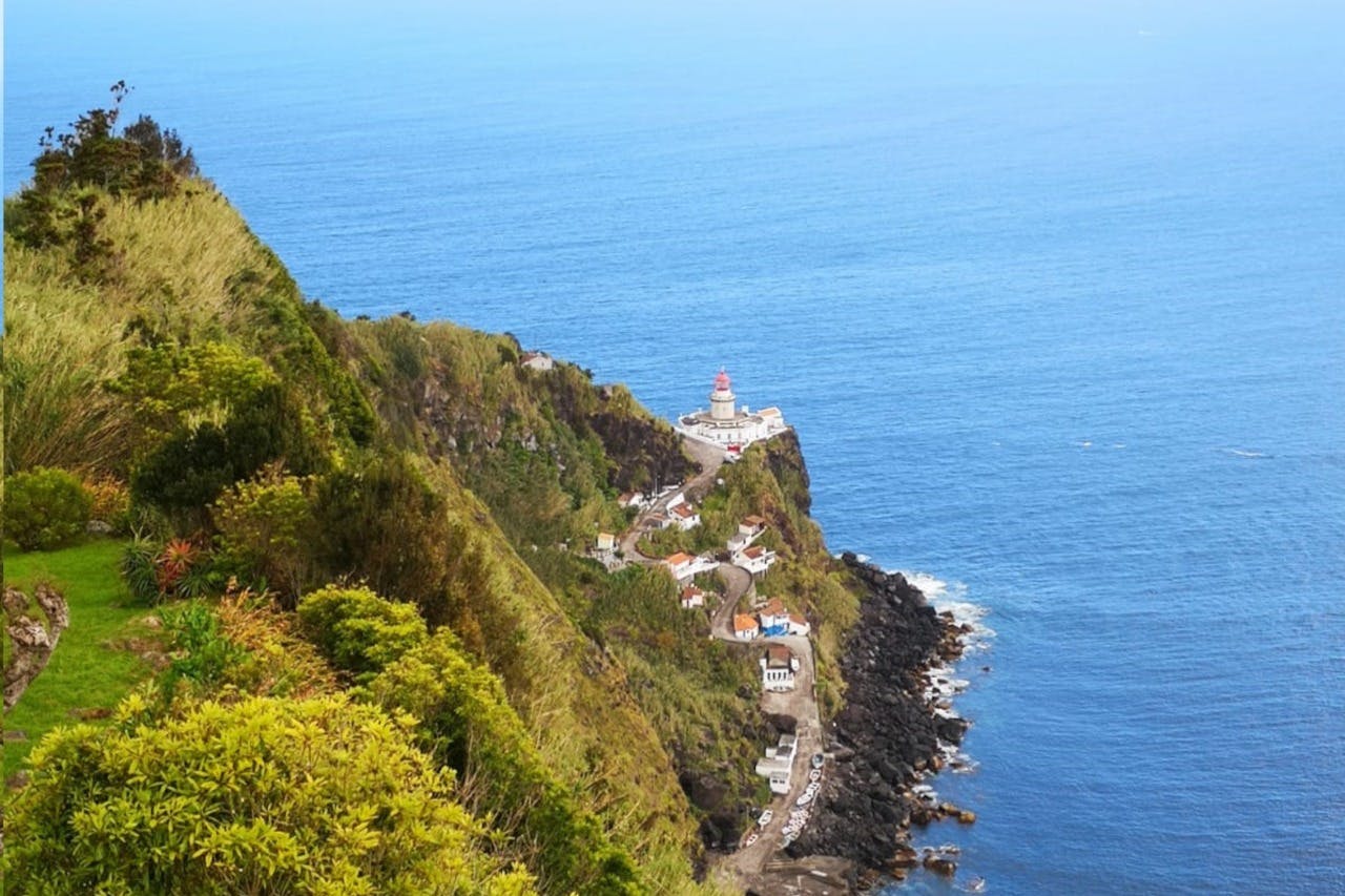 Ponta do Arnel lighthouse