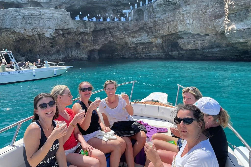 Boat Tour with Small Aperitif Included