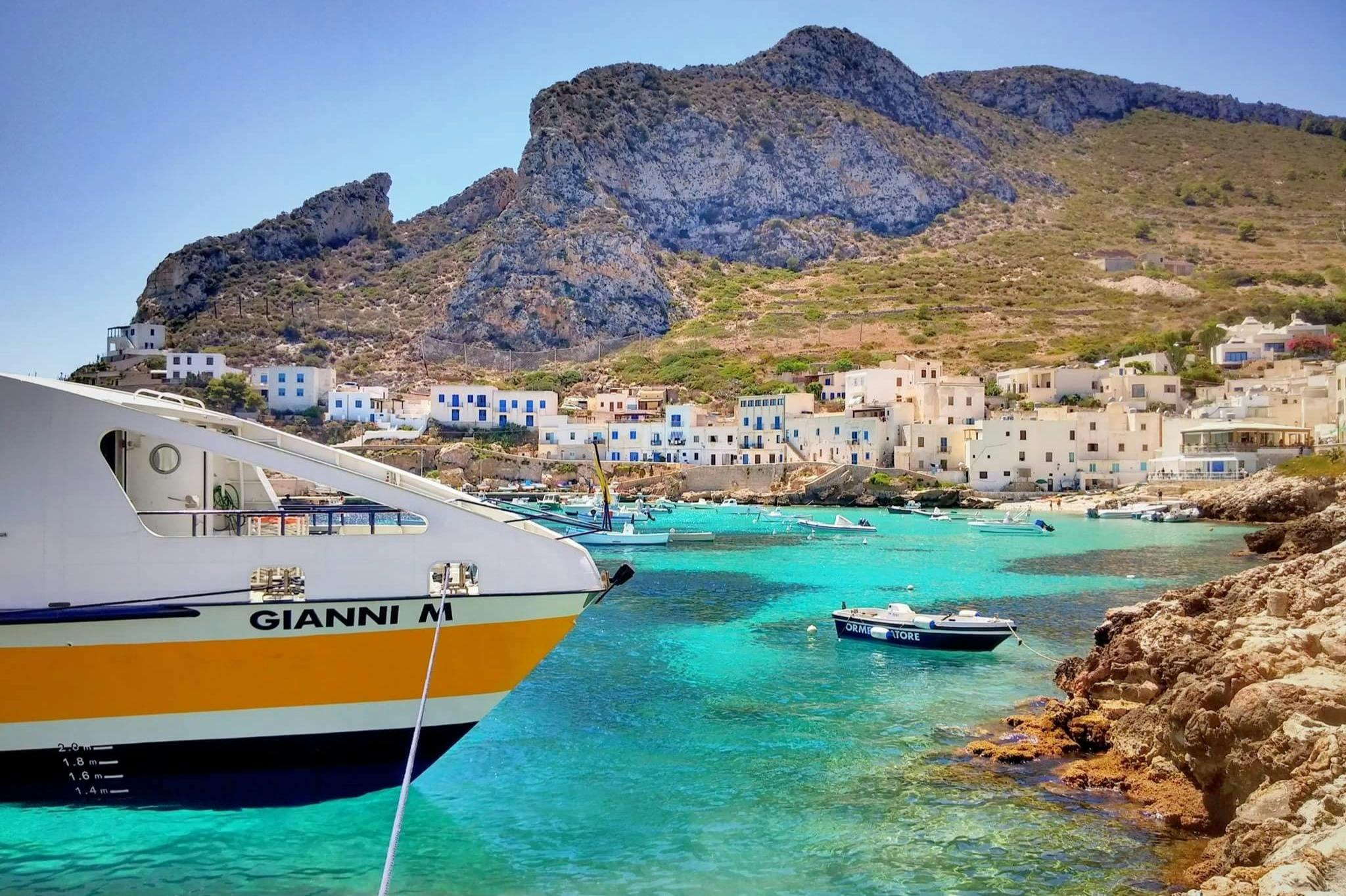 Isole Eolie: Traghetto di sola andata da Filicudi a Lipari — 2