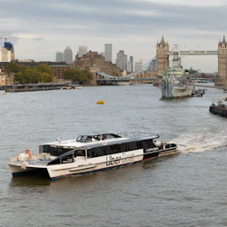 Uber Boat by Thames Clippers: Roundtrip Ticket & London Cable Car 3