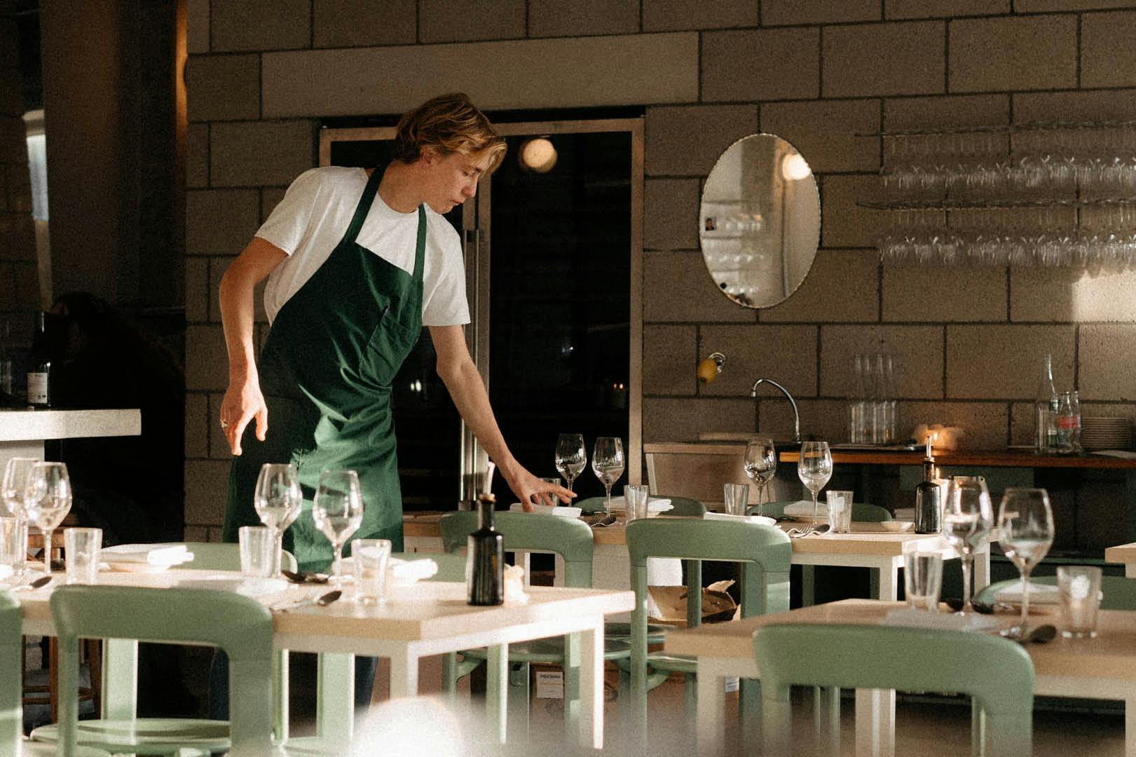 地铁咖啡厅餐厅