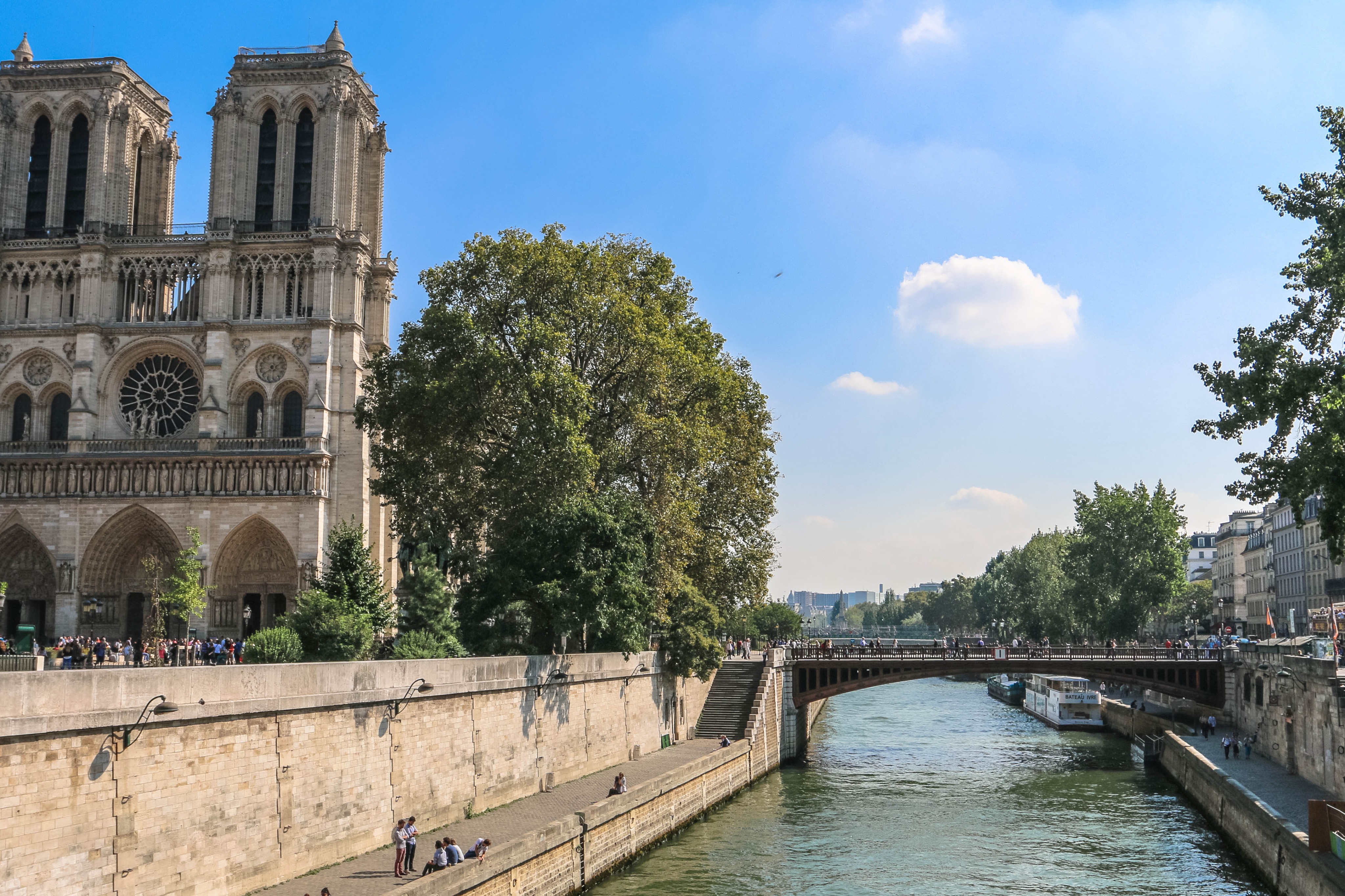Notre Dame Quarter Kids & Family Tour with skip-the-line Sainte Chapelle - Paris - 