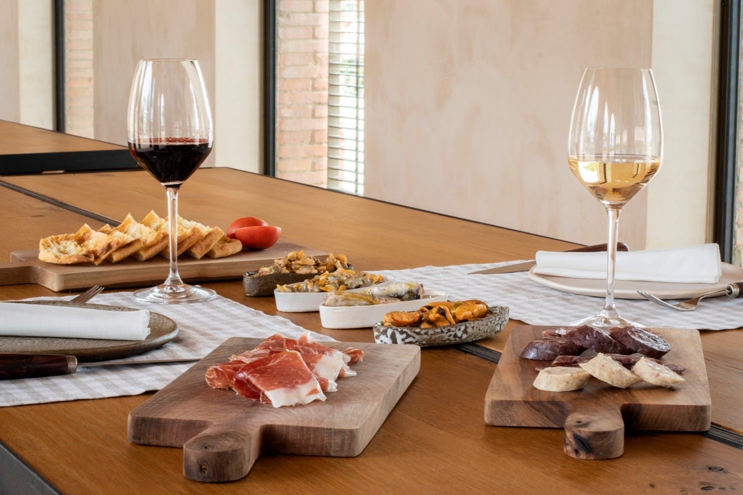 Dalí, wine & food