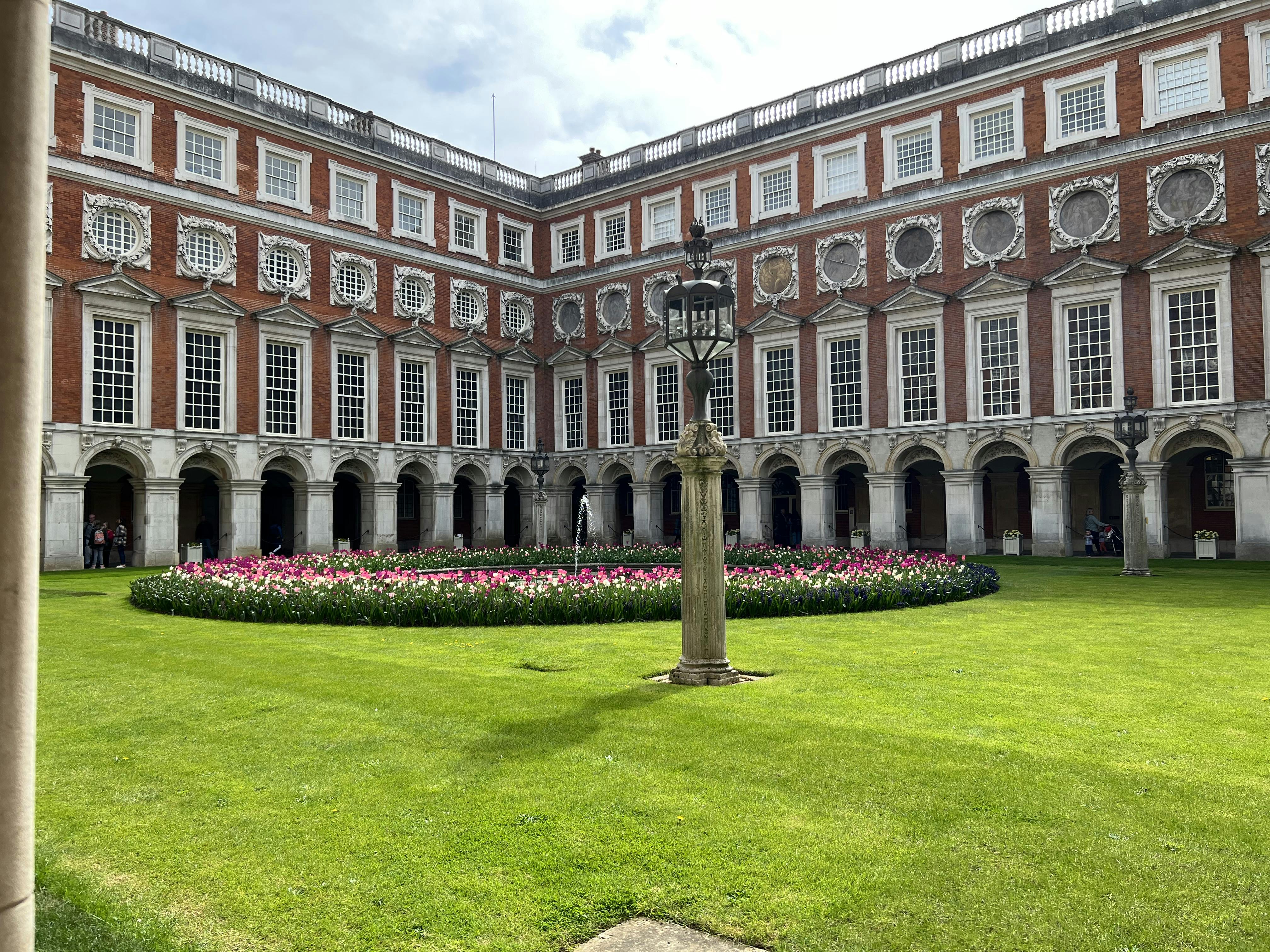 Hampton Court Palace, Gardens & Maze Tickets