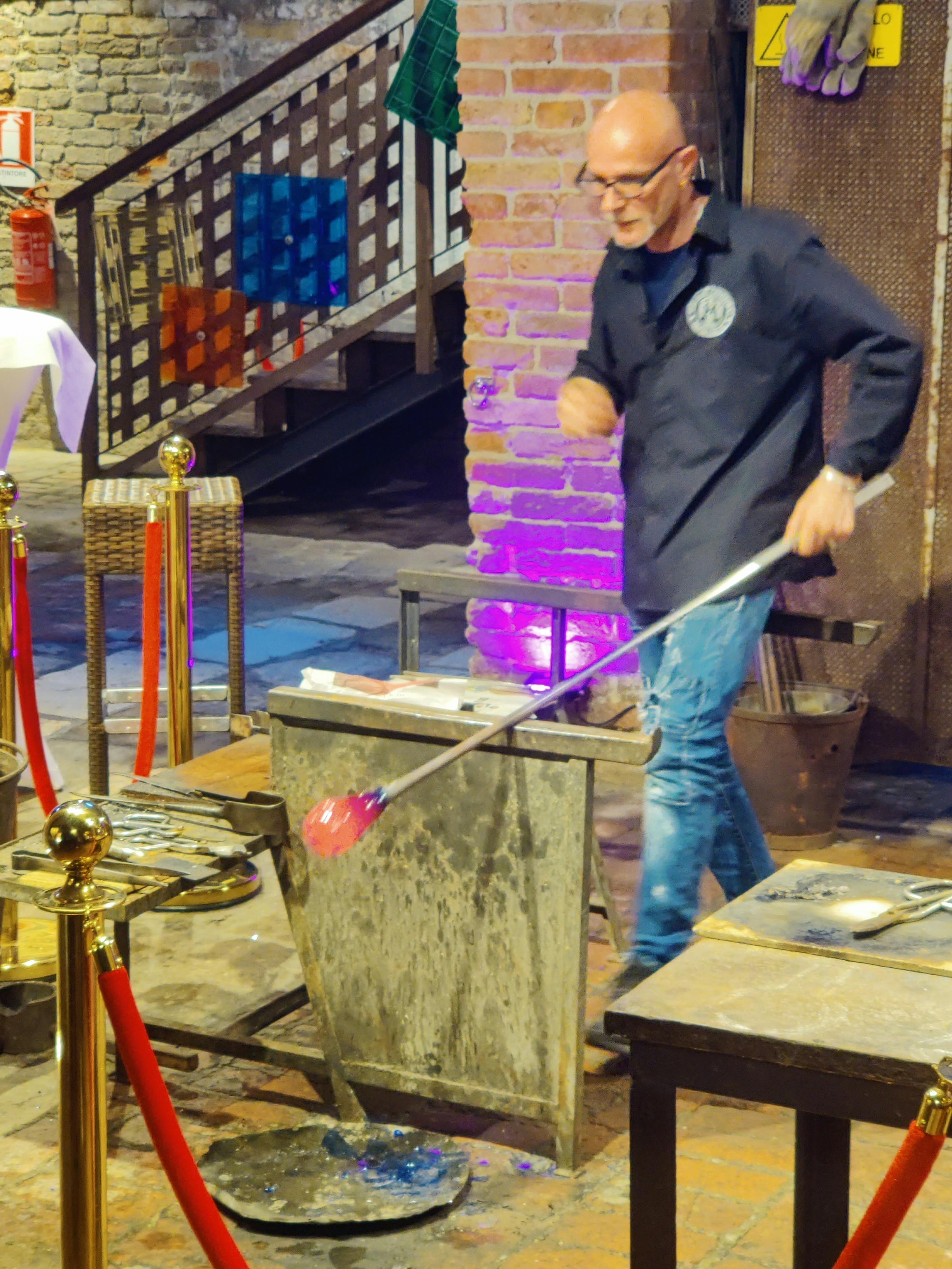 Book your Murano glass experiences online