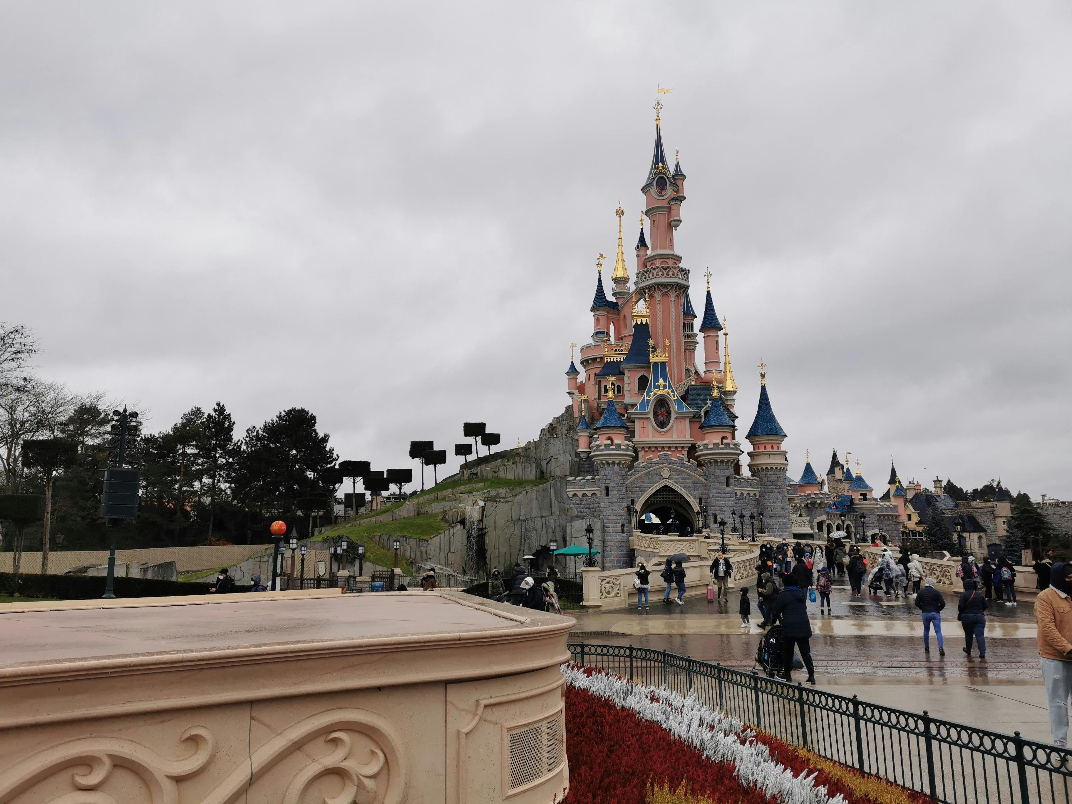 ディズニーランド パリ 日付指定チケット Tiqets