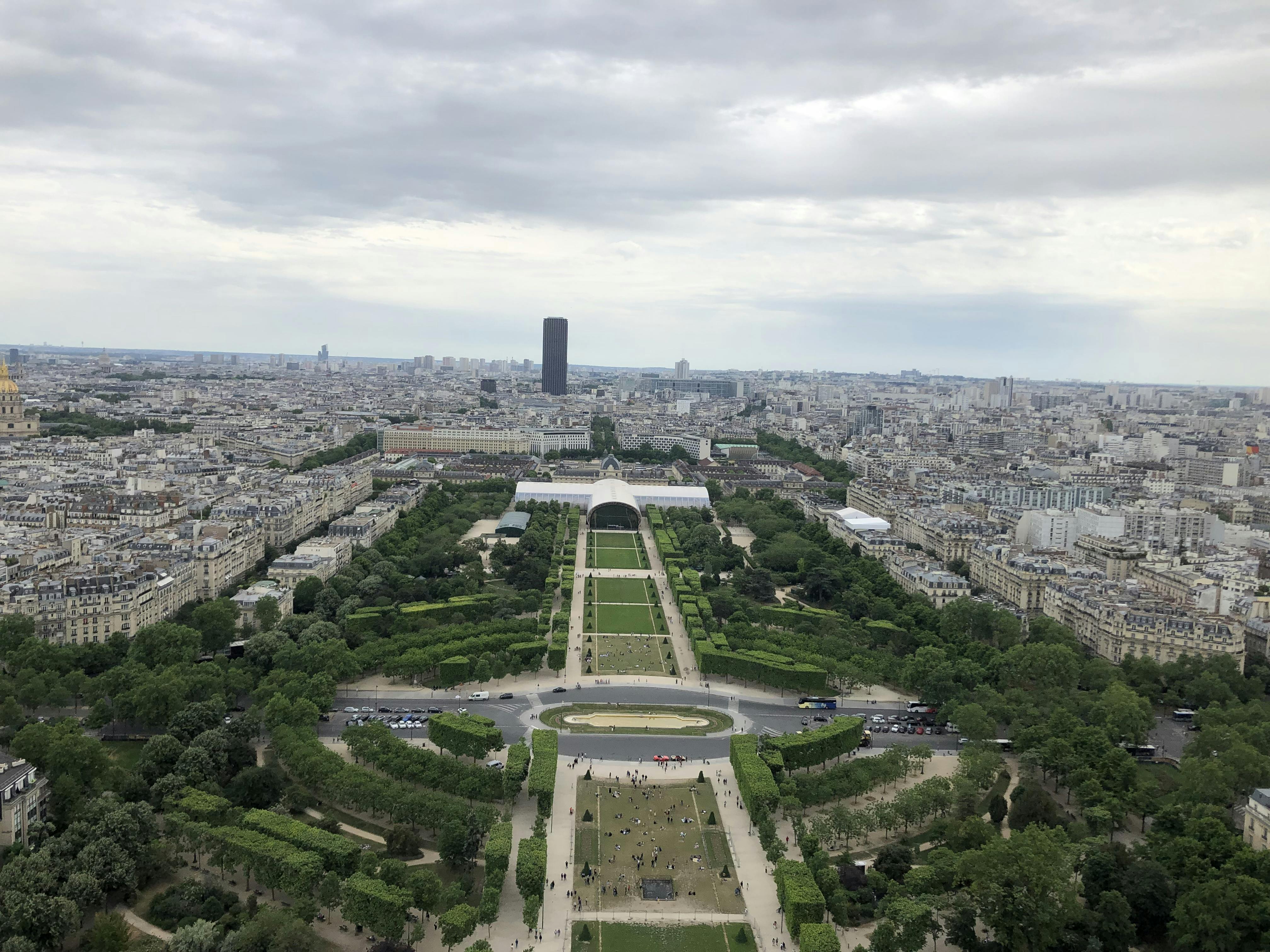 エッフェル塔のチケット ー パリ Tiqets Com