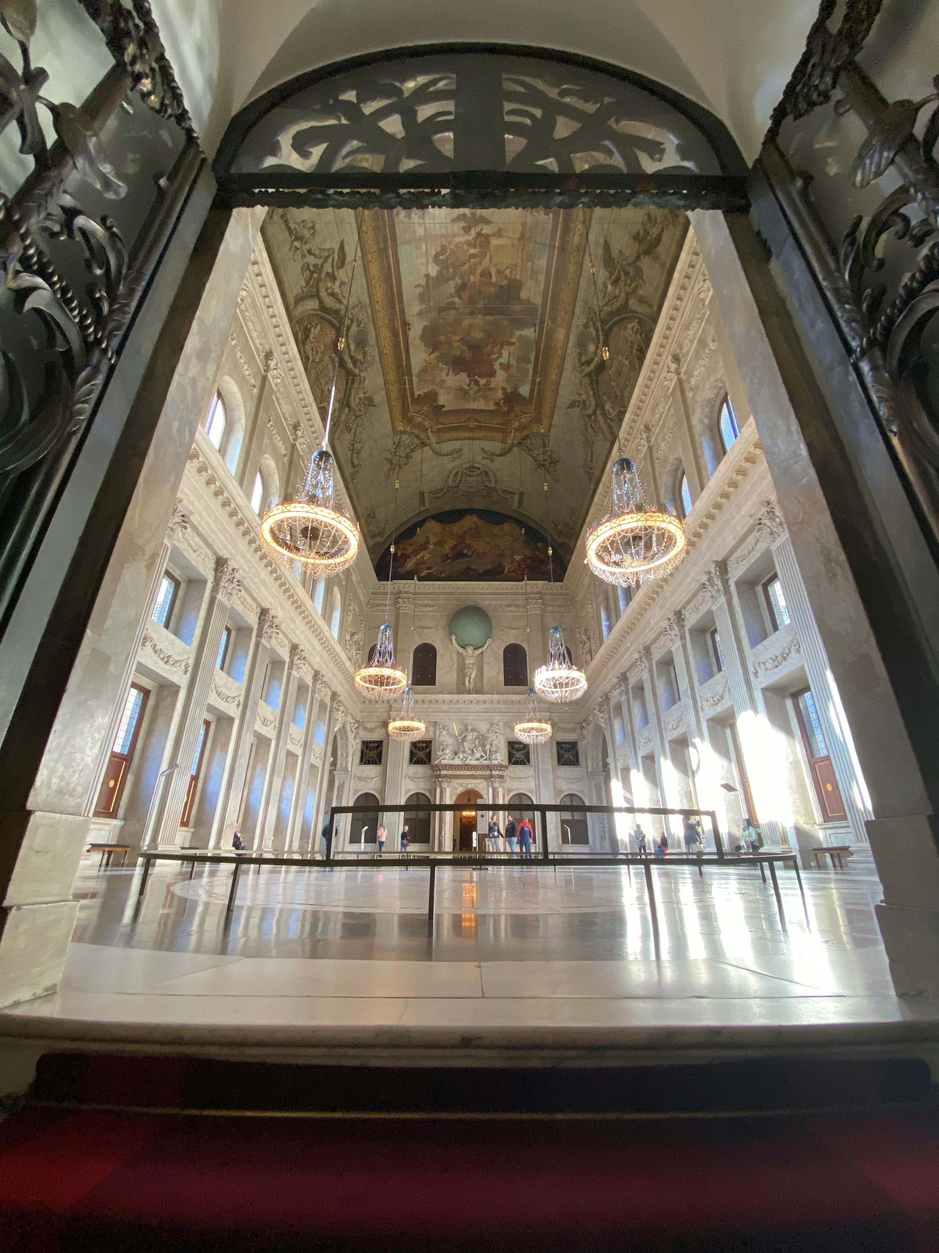 アムステルダムの王宮 コニンクライク パライス のチケット ー アムステルダム Tiqets Com