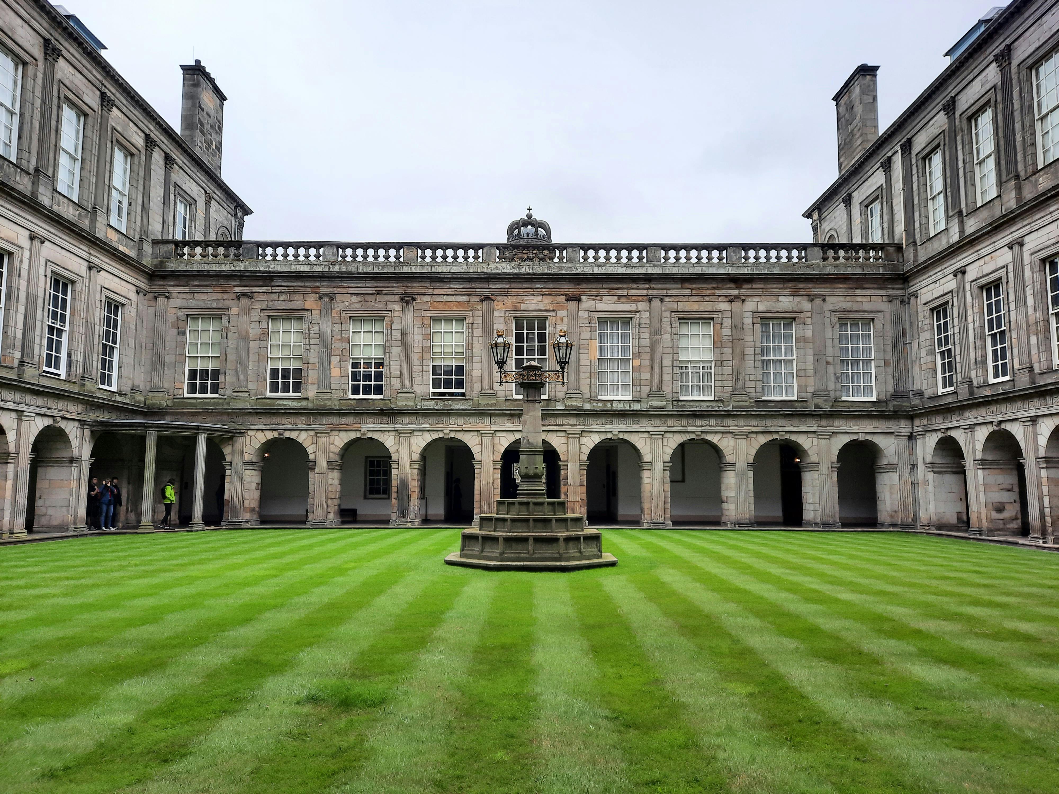 Tickets for Holyrood Palace, Edinburgh Tiqets